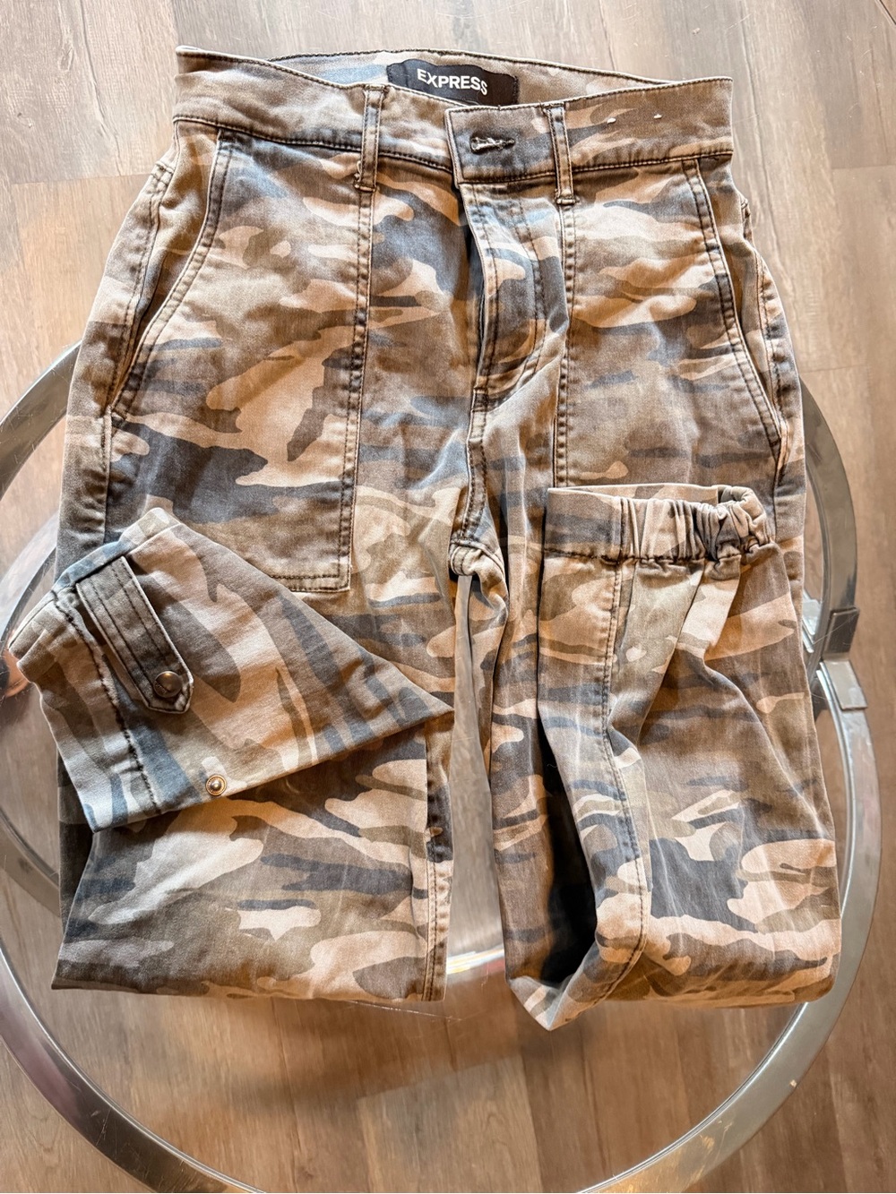 Express Men’s Camo Cargo Shorts - Beige & Green